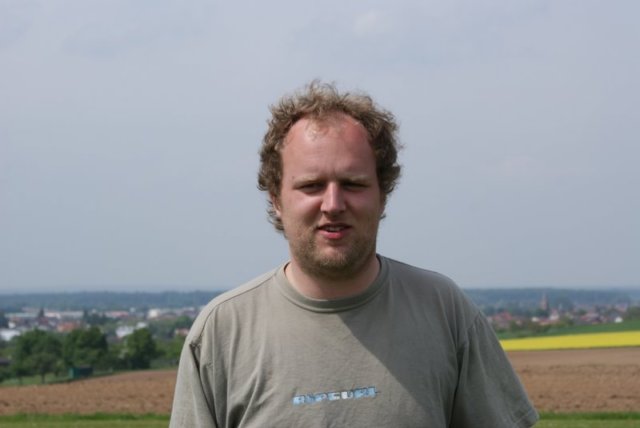 uhu200925.jpg