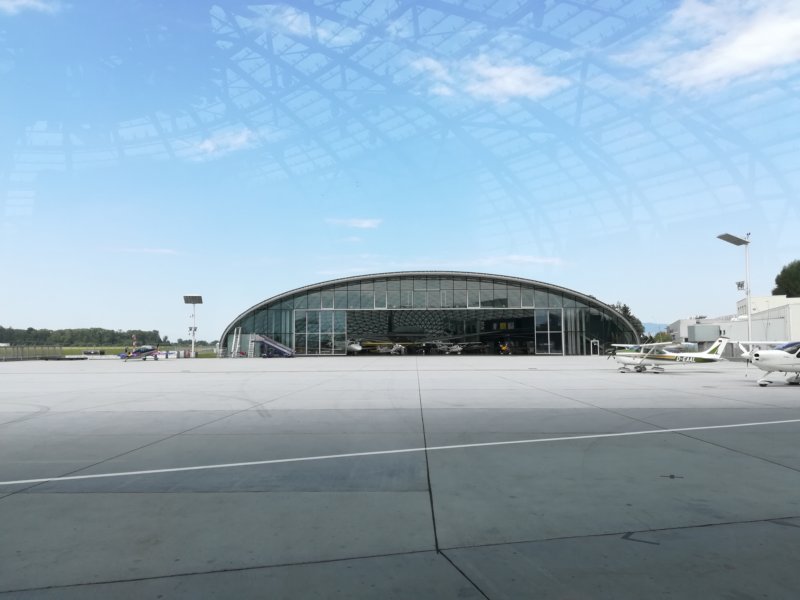 hangar75.jpg