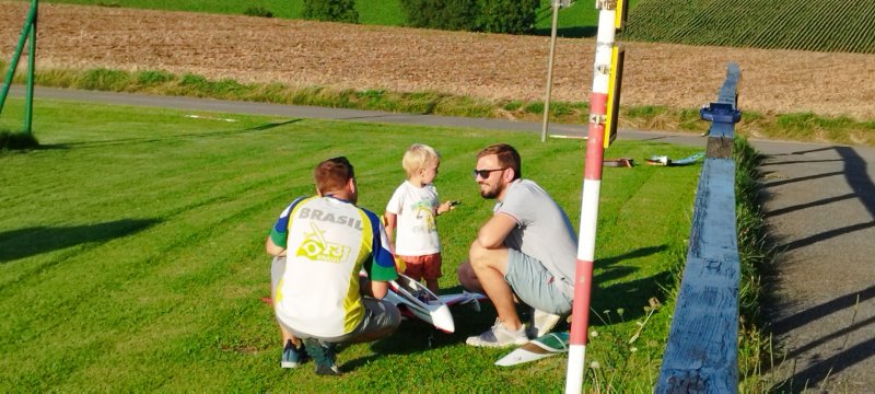 fliegenbeimstammtisch18082310.jpg