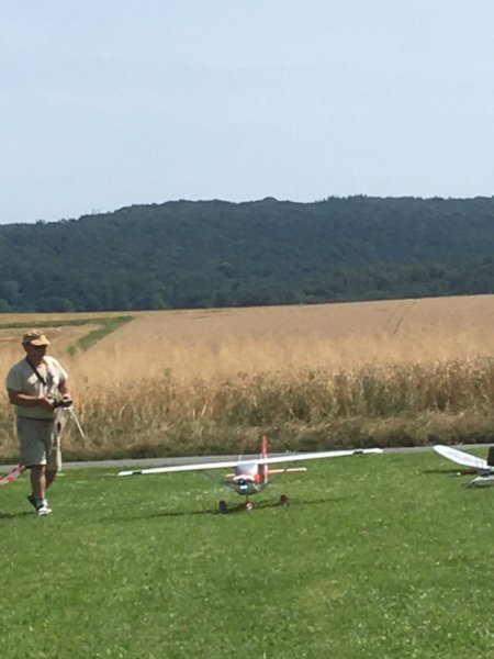 abschlussaufdemflugplatz1907202461.jpg